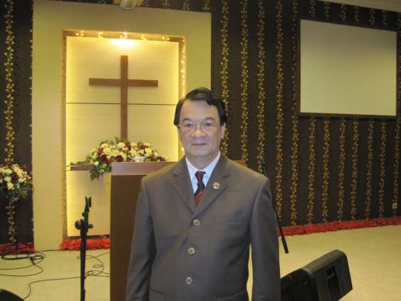 Pdt Bambang Rianto di Graha Amal Kasih, GBI Danau Bogor Raya, pada 28 Maret 2010