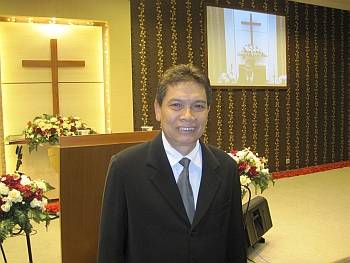 Pdt Timotius Sugiantono, MA di Graha Amal Kasih, GBI Danau Bogor Raya, pada 18 April 2010