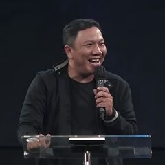 Berkas:James Mendrofa-20251115-1x1.jpg